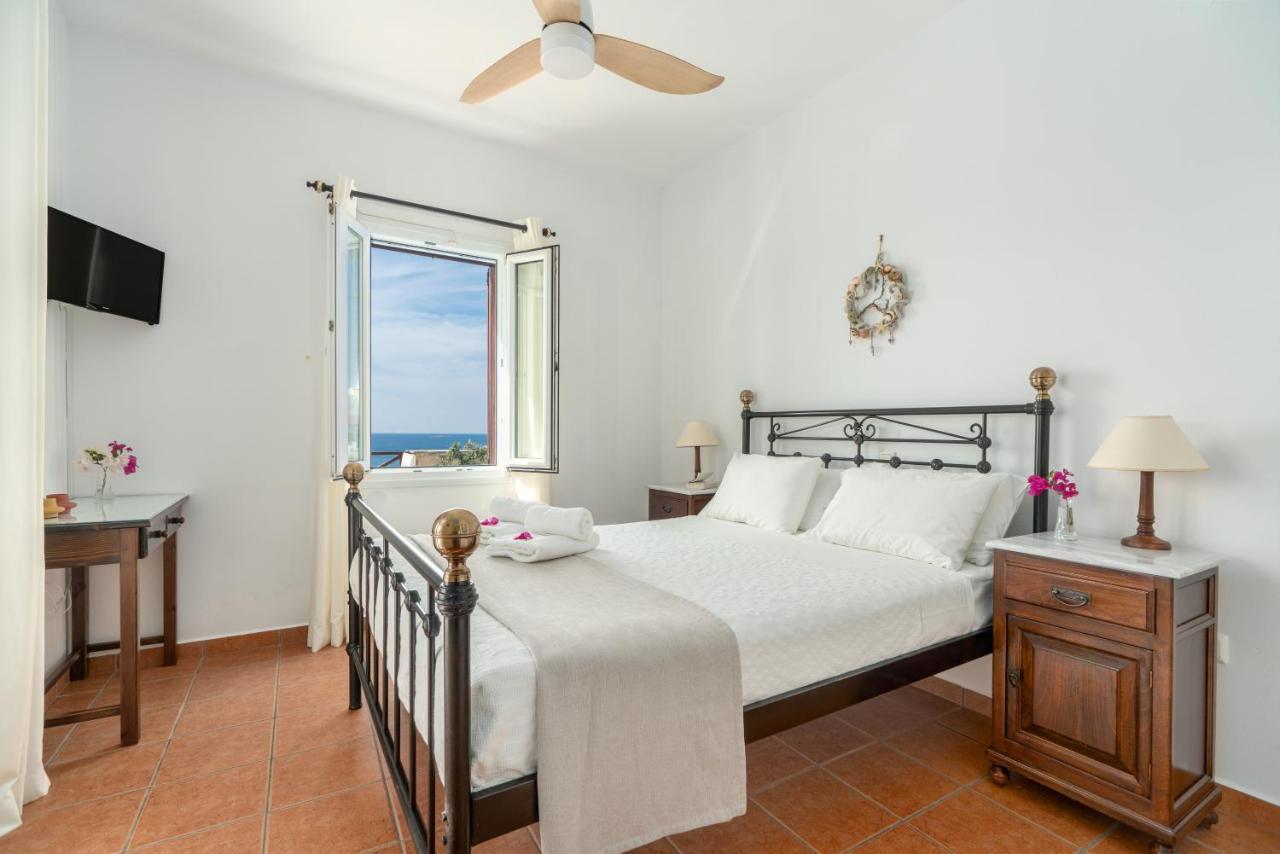 Reggina'S Apartments Finikas  Exterior photo