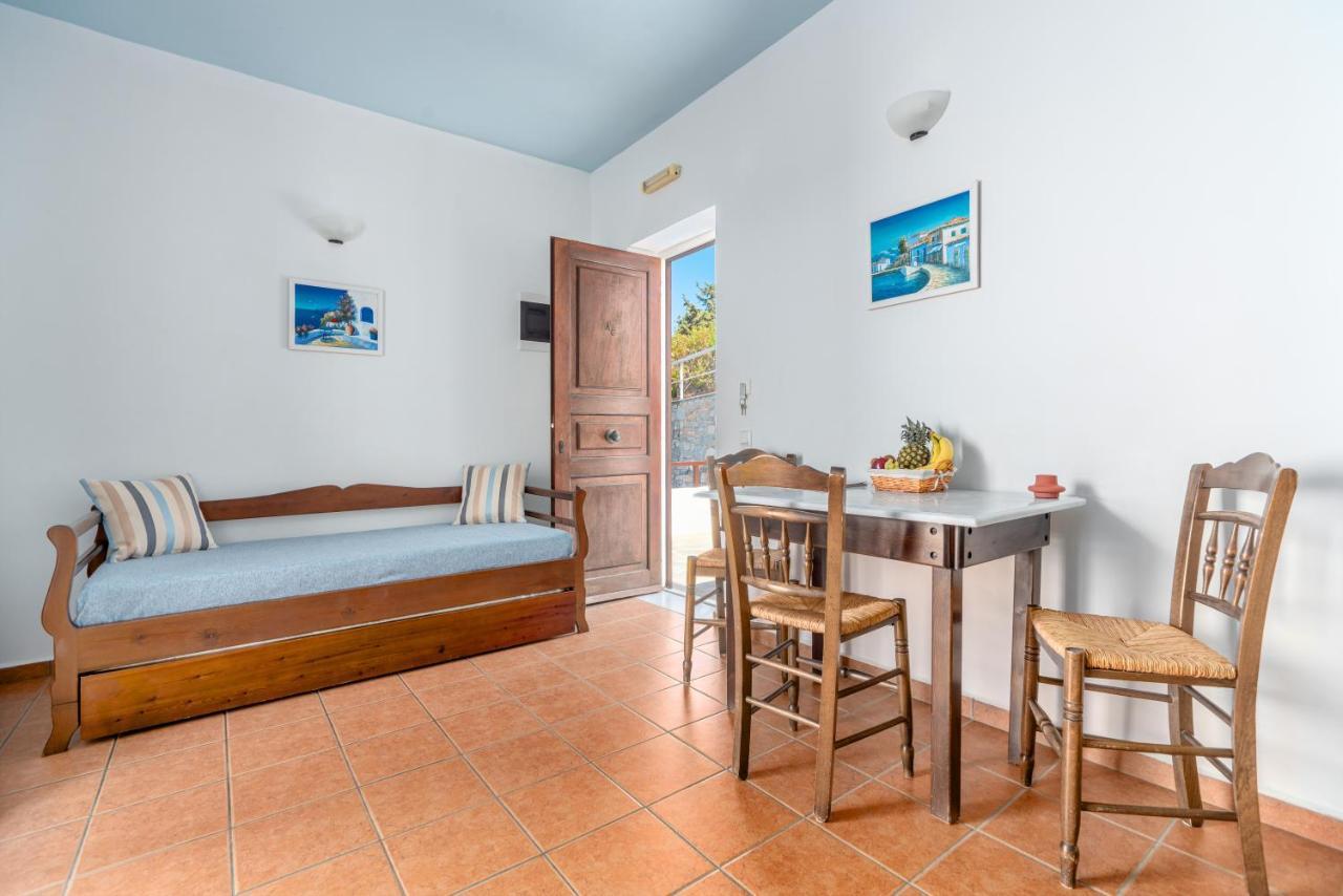 Reggina'S Apartments Finikas  Exterior photo